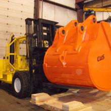 Moving a Huge Mining Bucket